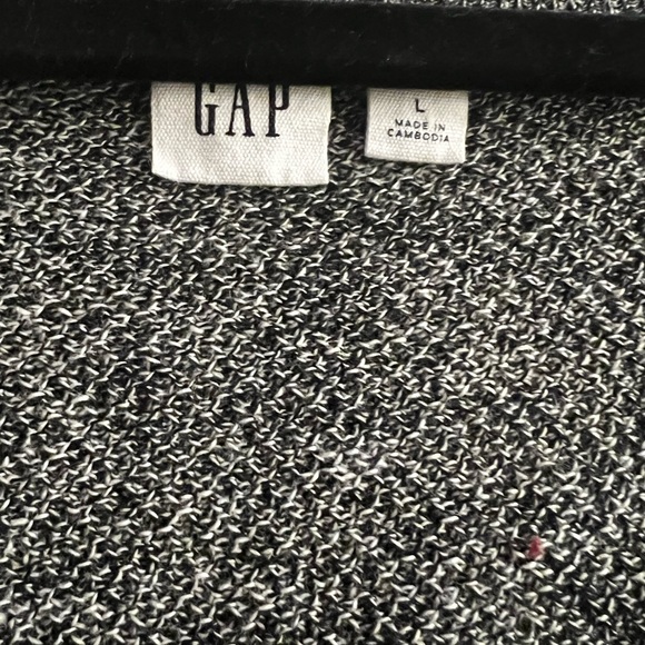 Women’s GAP Long-Sleeve Lightweight V-Neck Sweater SIZE L - PRE-OWNED - Picture 2 of 7